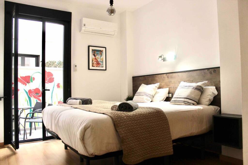 Апартаменты Downtown Jinetes Deluxe With Pool & Free Parking Малага Экстерьер фото